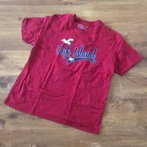 Red Oak island short sleeve graphic tee in size L